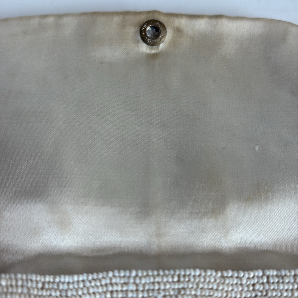 Antique 1920s Made in France cream beaded clutch silk interior. Cream brown pink - Picture 6 of 16